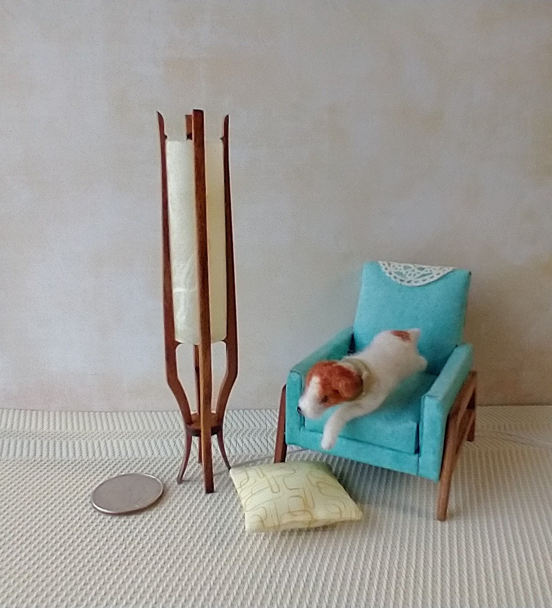 1:12 Dollhouse mid-century styled floor lamp with sculptural legs Battery operated LED miniature lamp