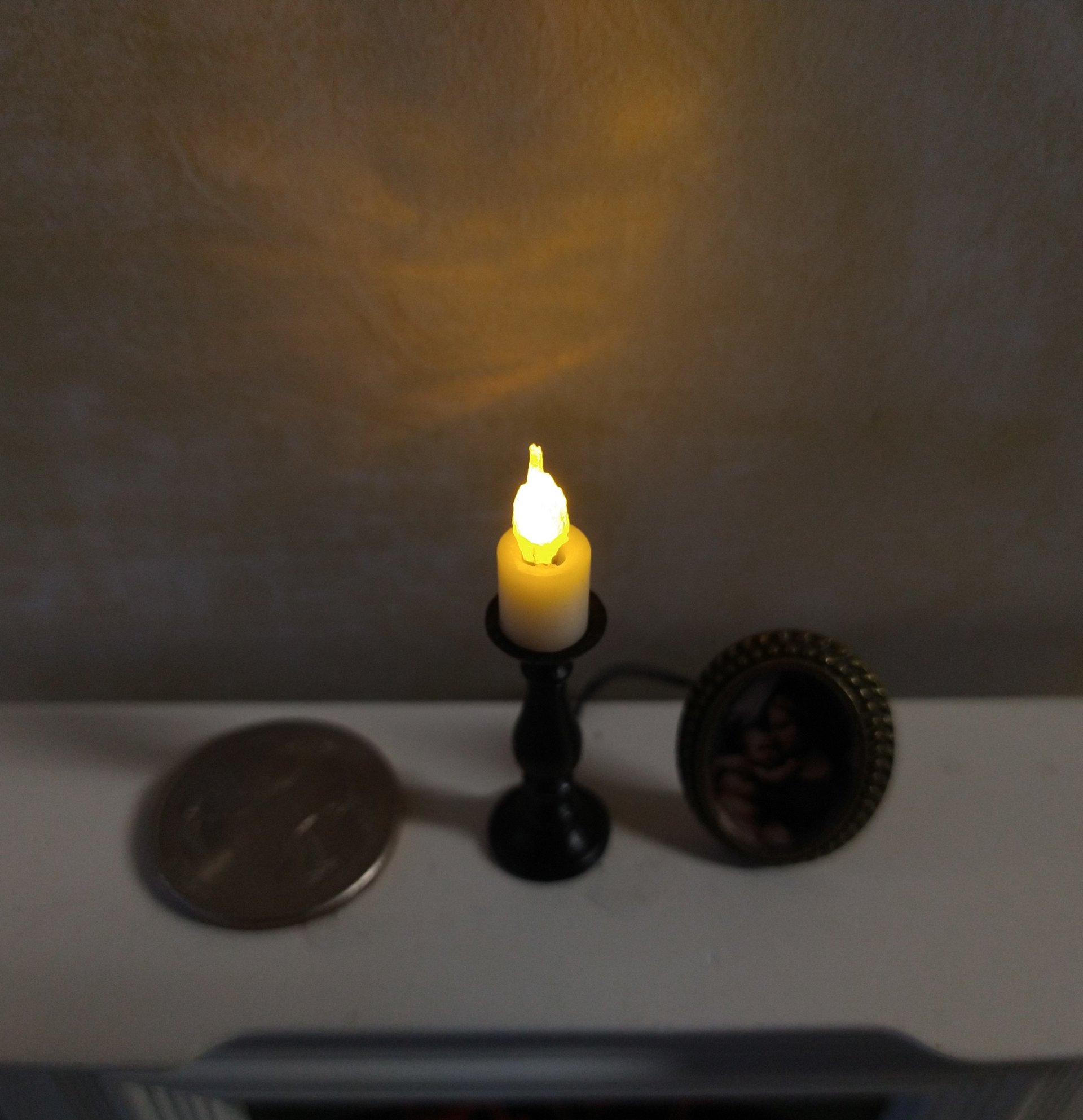 1:12 Dollhouse slender candlestick with flickering flame Battery operated light up candle battery operated candle REF Small