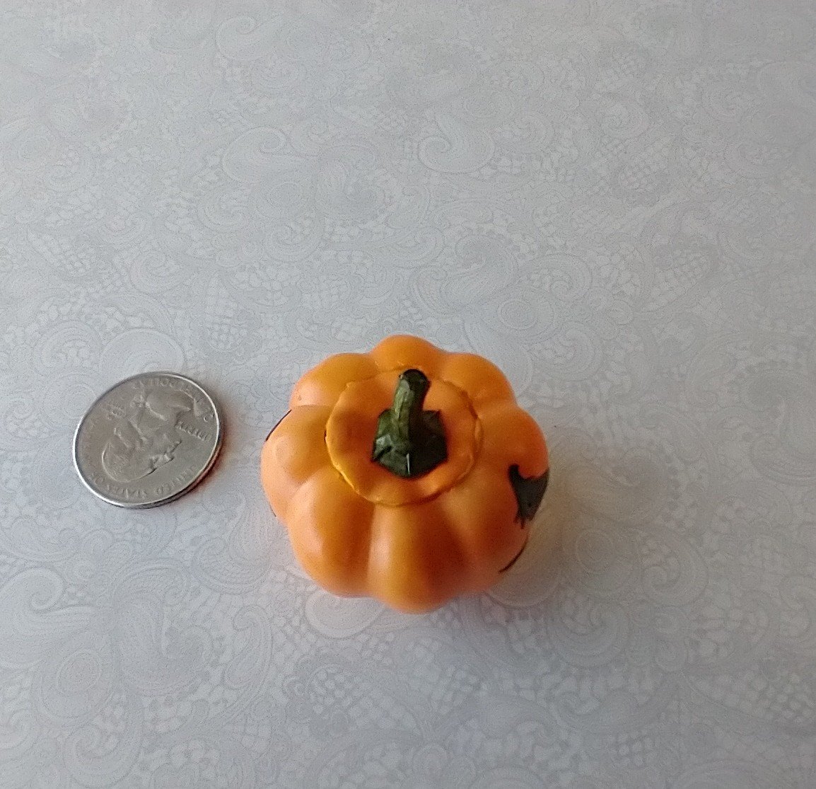 Battery operated miniature light up Jack-O-Lantern Pumpkin LED light for Halloween No external wires REF Witches