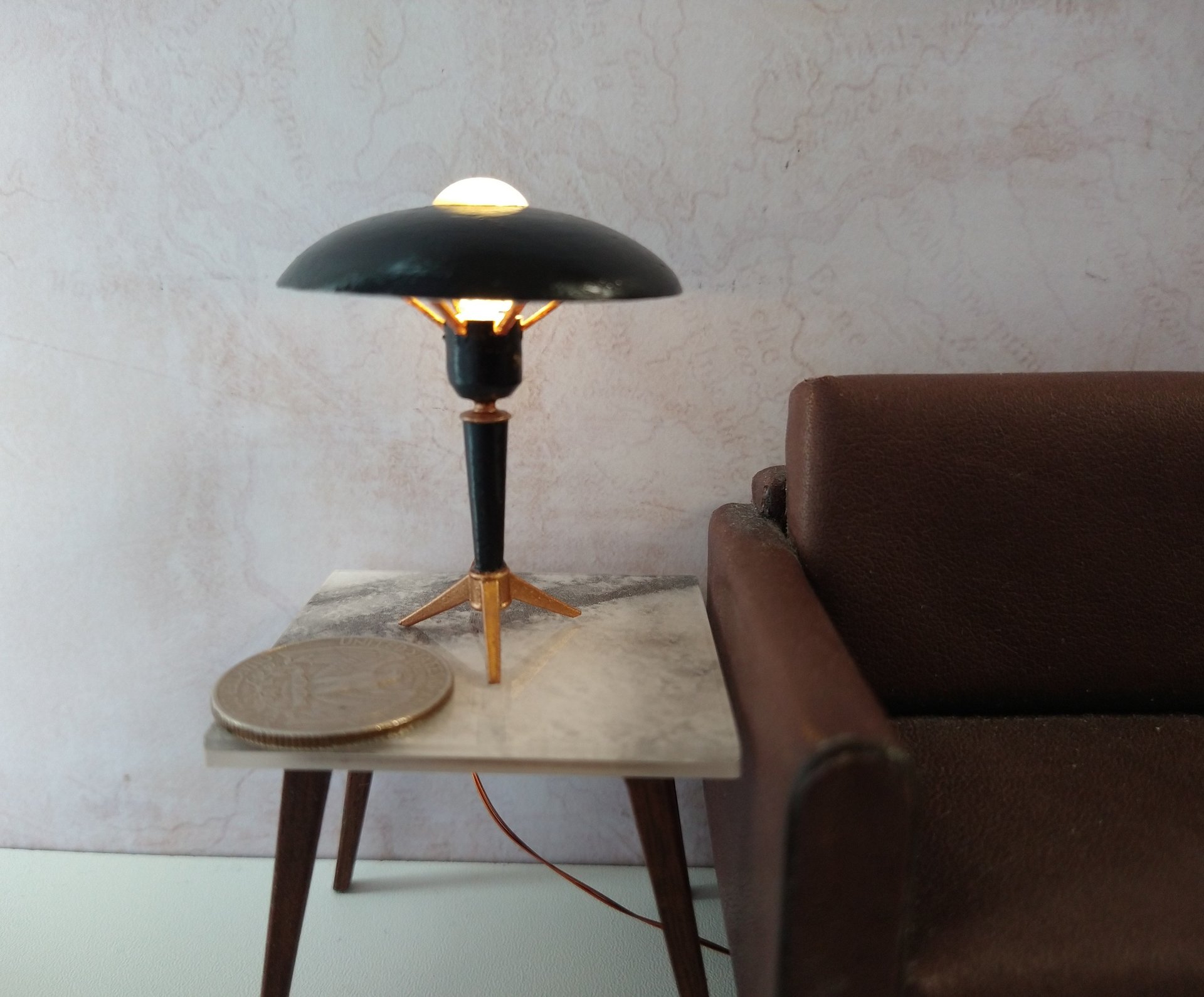 MADE TO ORDER 1:12 dollhouse mid-century space age flying saucer table lamp Battery operated MCM light on external wires