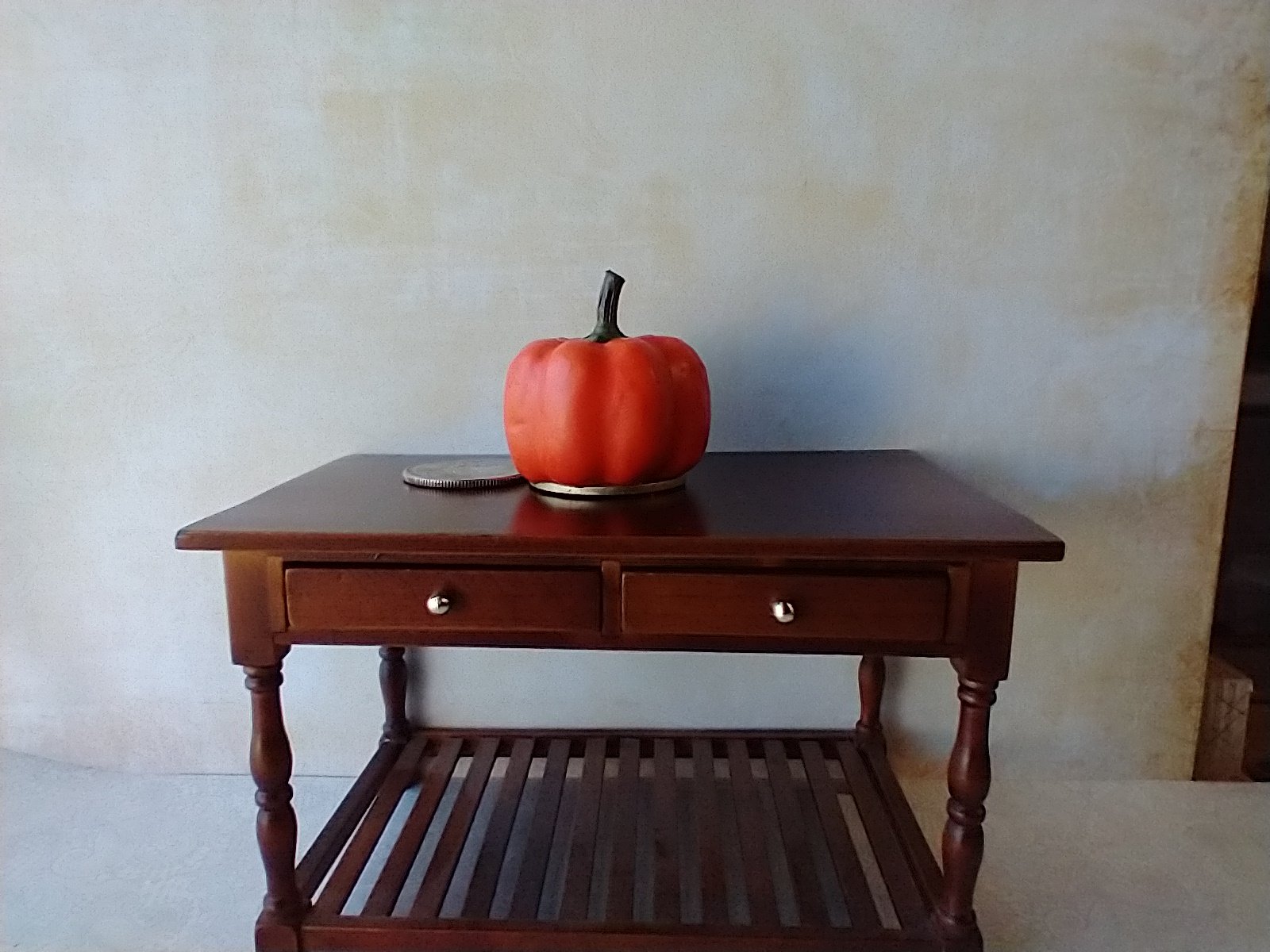 Battery operated miniature light up Jack-O-Lantern Pumpkin LED light for Halloween No external wires