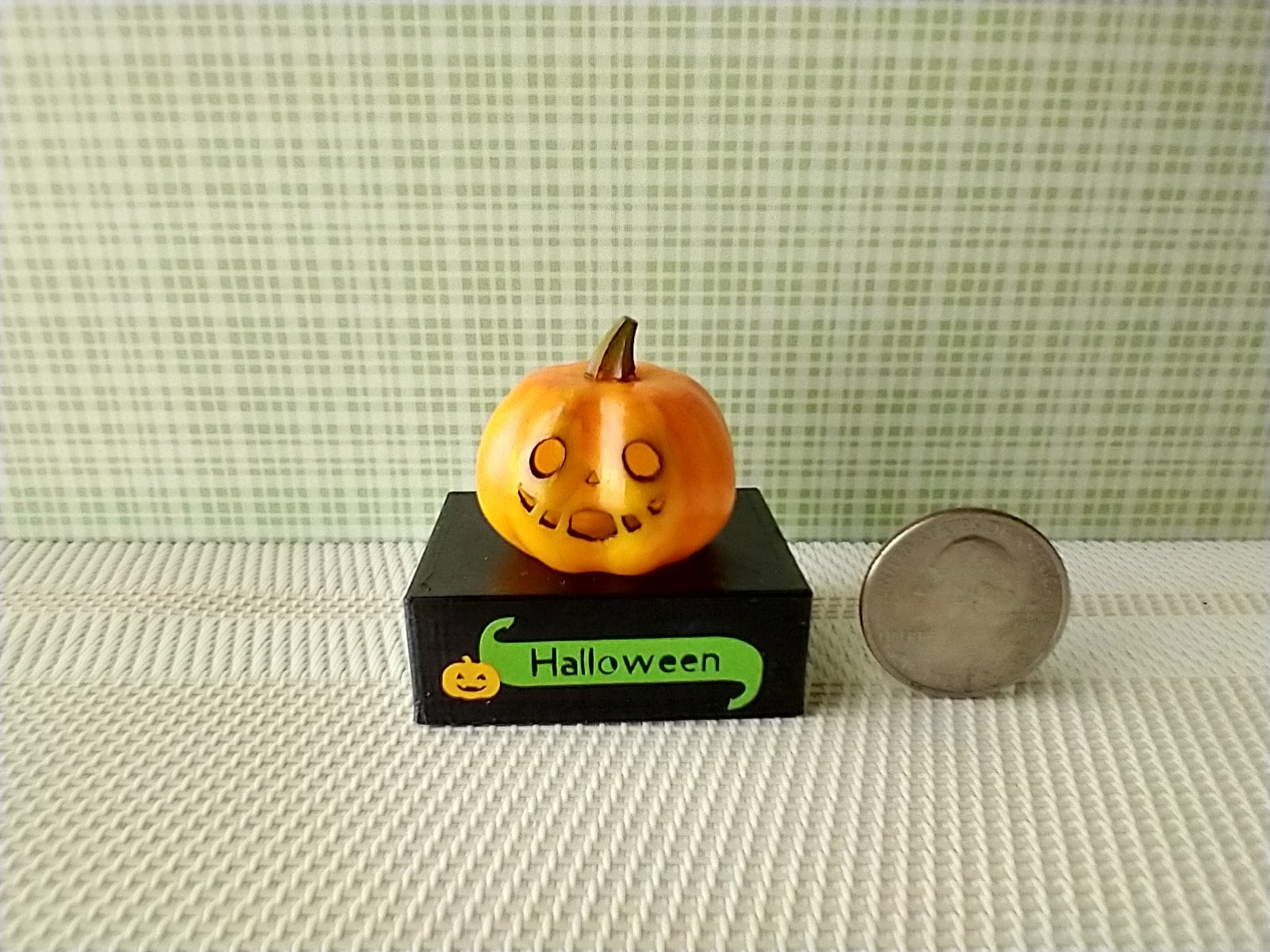 Battery lighted miniature Jack-o-Lantern Pumpkin light on black stand Halloween light for 1-inch scale or play scale