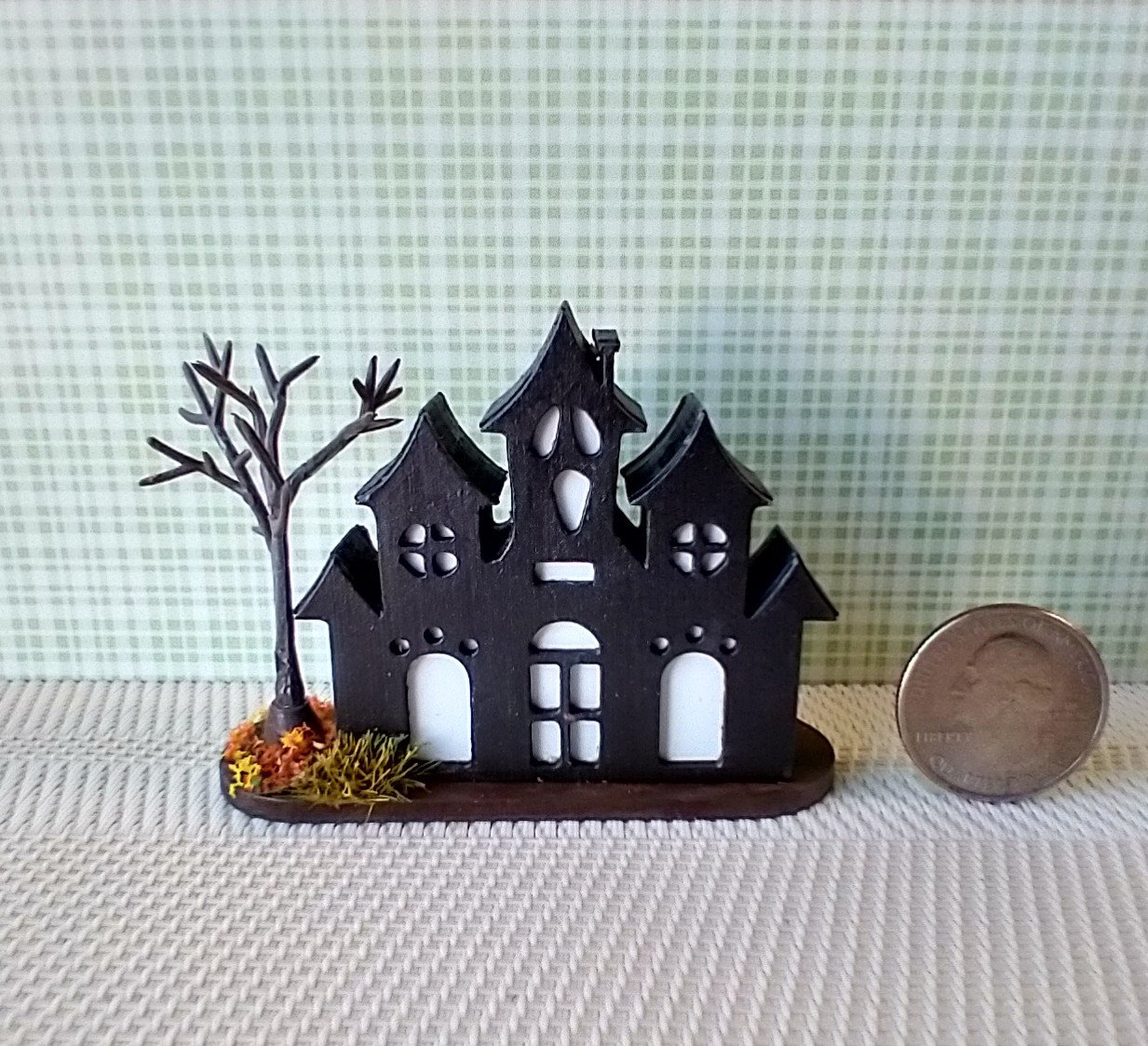 Miniature light up halloween haunted house with leafless tree Battery operated for 1-inch scale or play scale REF 3