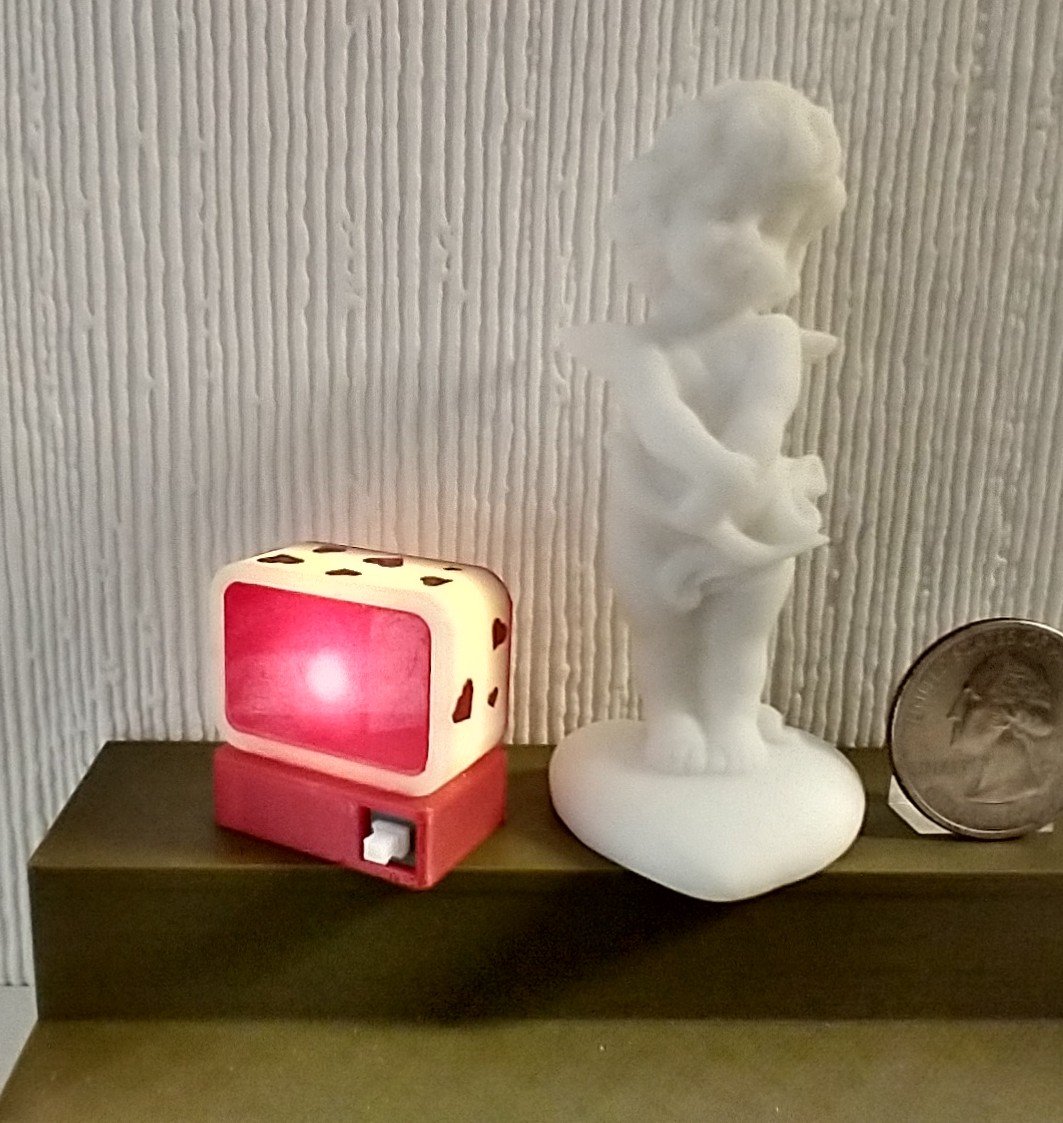 1:12 Dollhouse LOVE light box Battery operated Valentine's decor All-season lighted box No external wires REF Glow-in-the-dark box frame