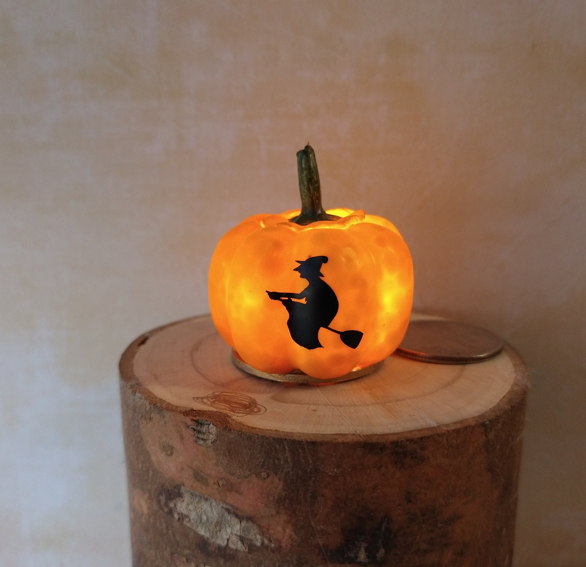 Battery operated miniature light up Jack-O-Lantern Pumpkin LED light for Halloween No external wires REF Witches