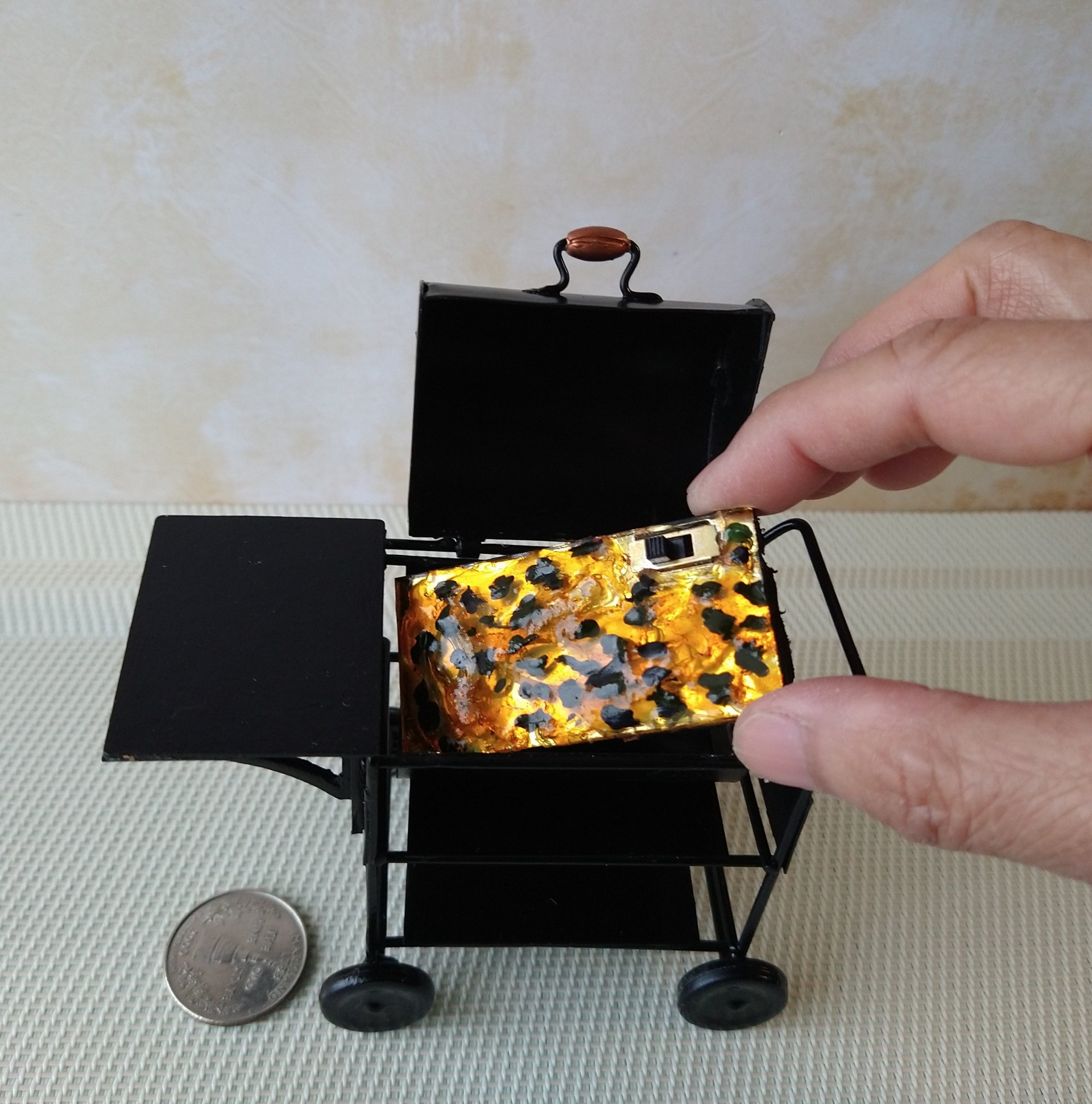 1:12 Dollhouse BBQ grill (metal) with battery operated charcoal glowing / flickering insert Upgraded grate and enlarged surface / service area for grilled goodies