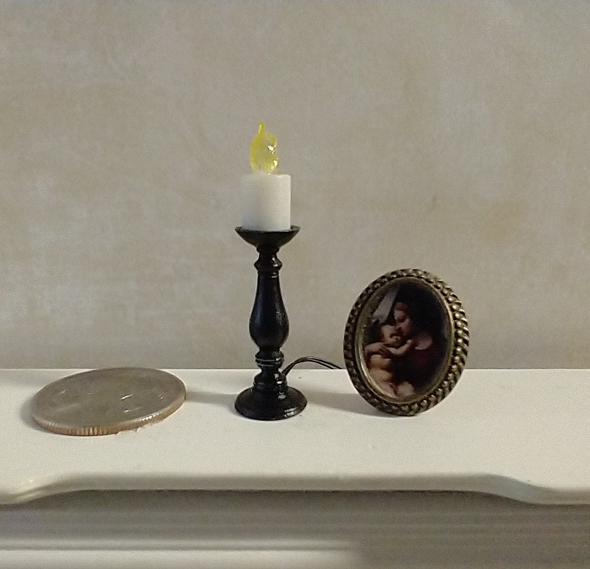 1:12 Dollhouse slender candlestick with flickering flame Battery operated light up candle battery operated candle REF Small