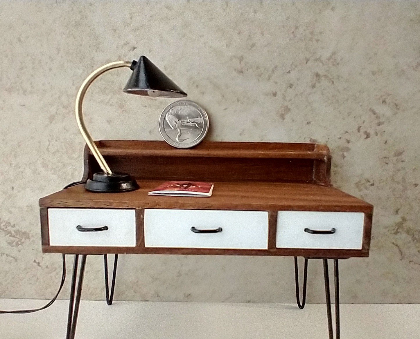 1:12 dollhouse mid-century modern style desk lamp or Battery operated table lamp with external wires REF Black
