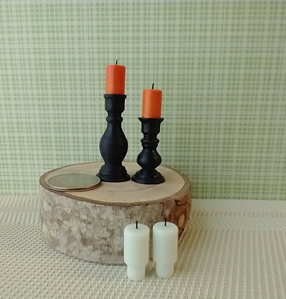 1:12 or play scale dollhouse miniature candlestick holders set of 2 in black finish Come with 2 orange candles & 2 white candles REF PLA set