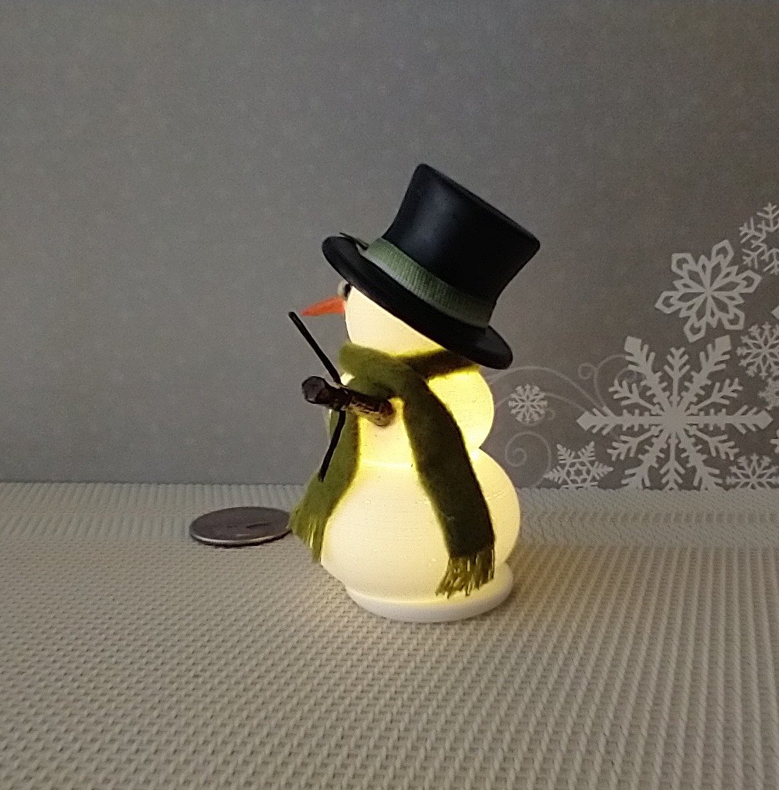1:12 Dollhouse miniature light up snowman with removable hat Battery operated holiday decor REF Green scarf