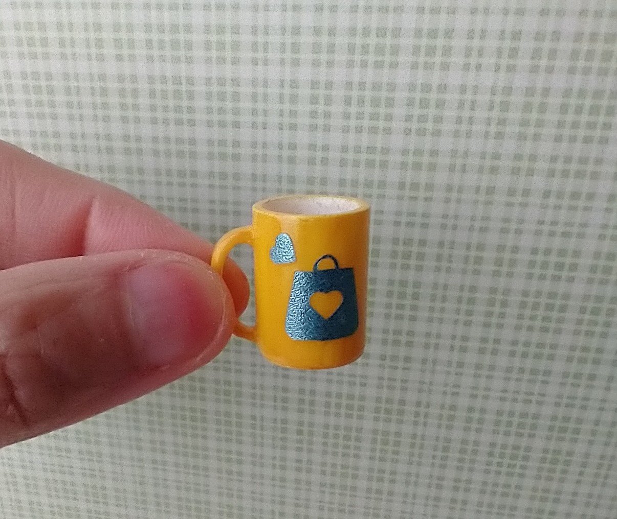 Play scale 1:6 or Barbie dollhouse yellow coffee mug with message Shopping Makes Everything Better for 12-inch dolls REF Yellow shopping