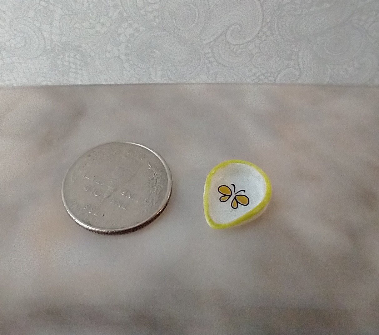 1:12 scale dollhouse miniature ladle rest spoon rest REF White w green rim