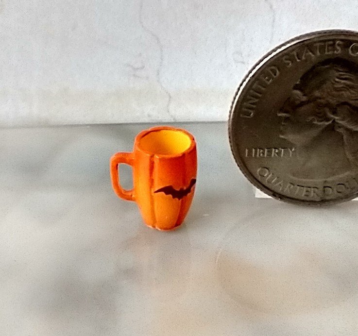 1:12 Dollhouse miniature pumpkin mug with surface ridges and bat decals REF Bats