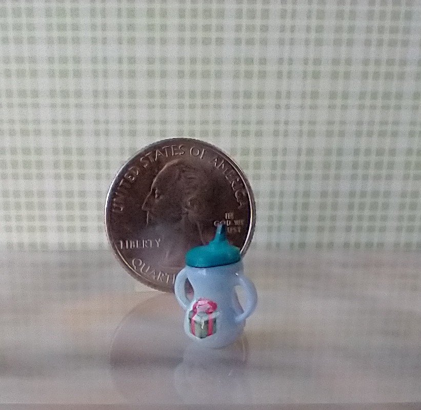 1:12 Dollhouse miniature holiday-themed sippy cup with easy grip handles REF Teal lid, gift box, pair of mittens