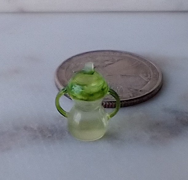 1:12 Dollhouse miniature sippy cup with easy grip handles REF Green