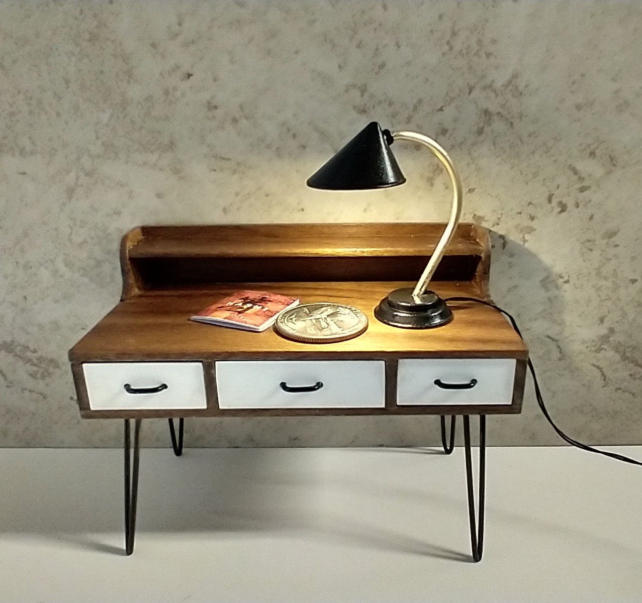 1:12 dollhouse mid-century modern style desk lamp or Battery operated table lamp with external wires REF Black