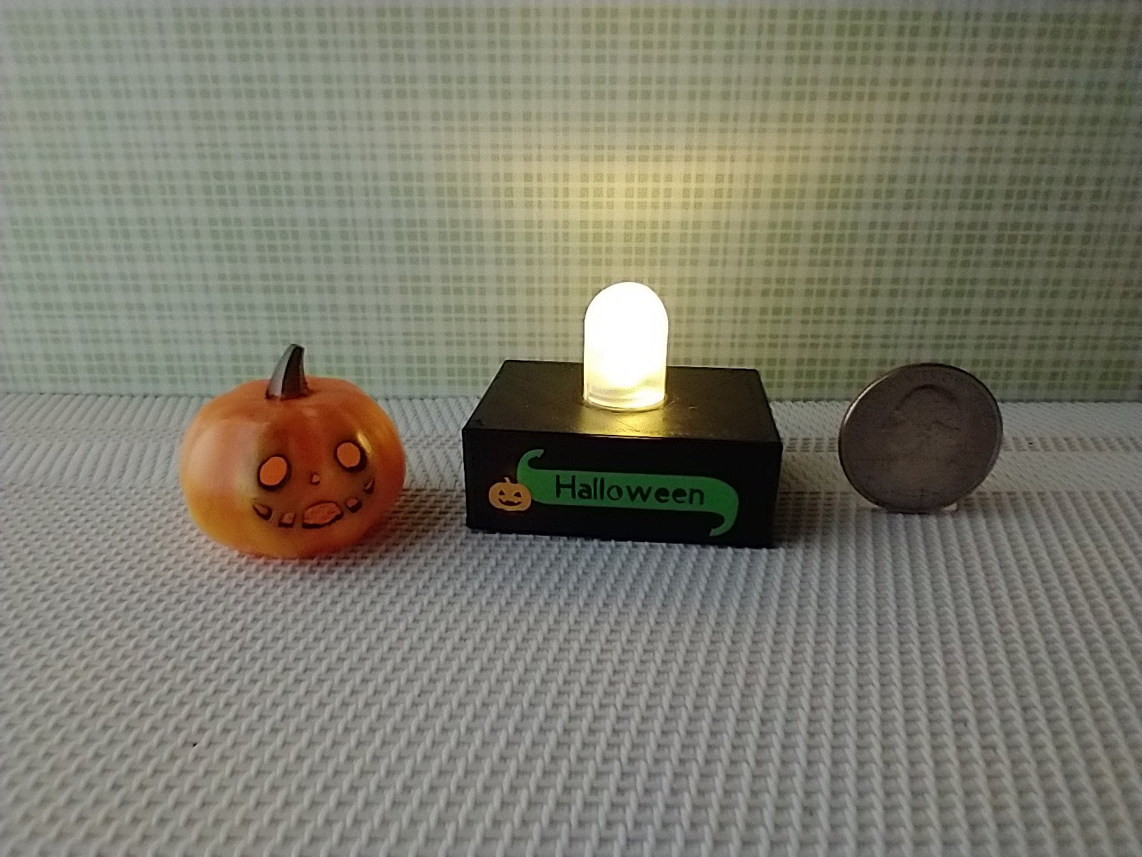 Battery lighted miniature Jack-o-Lantern Pumpkin light on black stand Halloween light for 1-inch scale or play scale