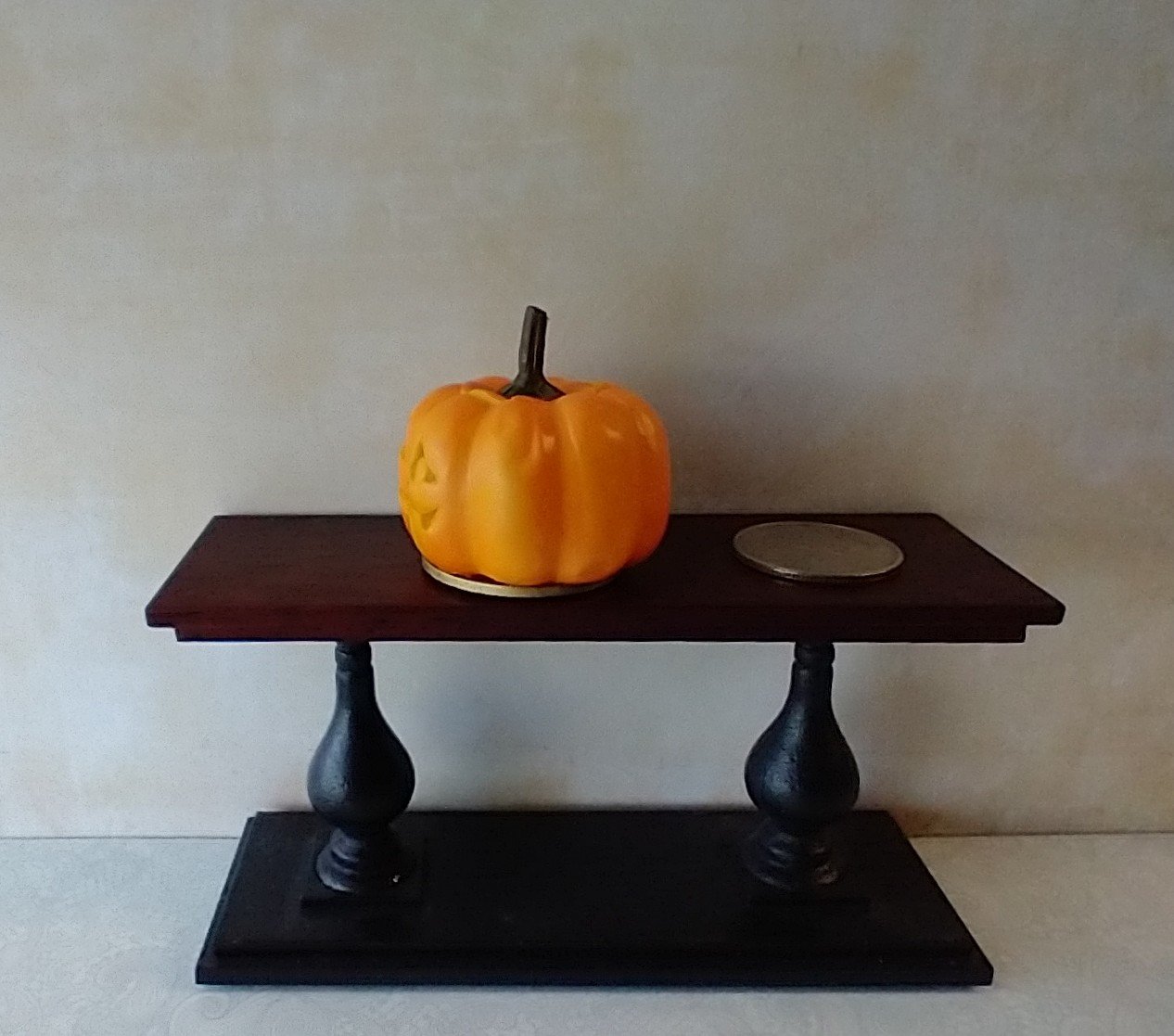 Battery operated miniature light up Jack-O-Lantern Pumpkin LED light for Halloween No external wires REF Triangle eyes