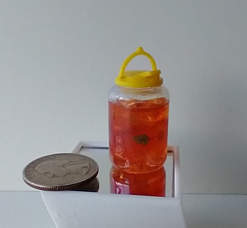 1:12 Dollhouse miniature large tea jar filled with faux tea and ice cubes REF Yellow lidded