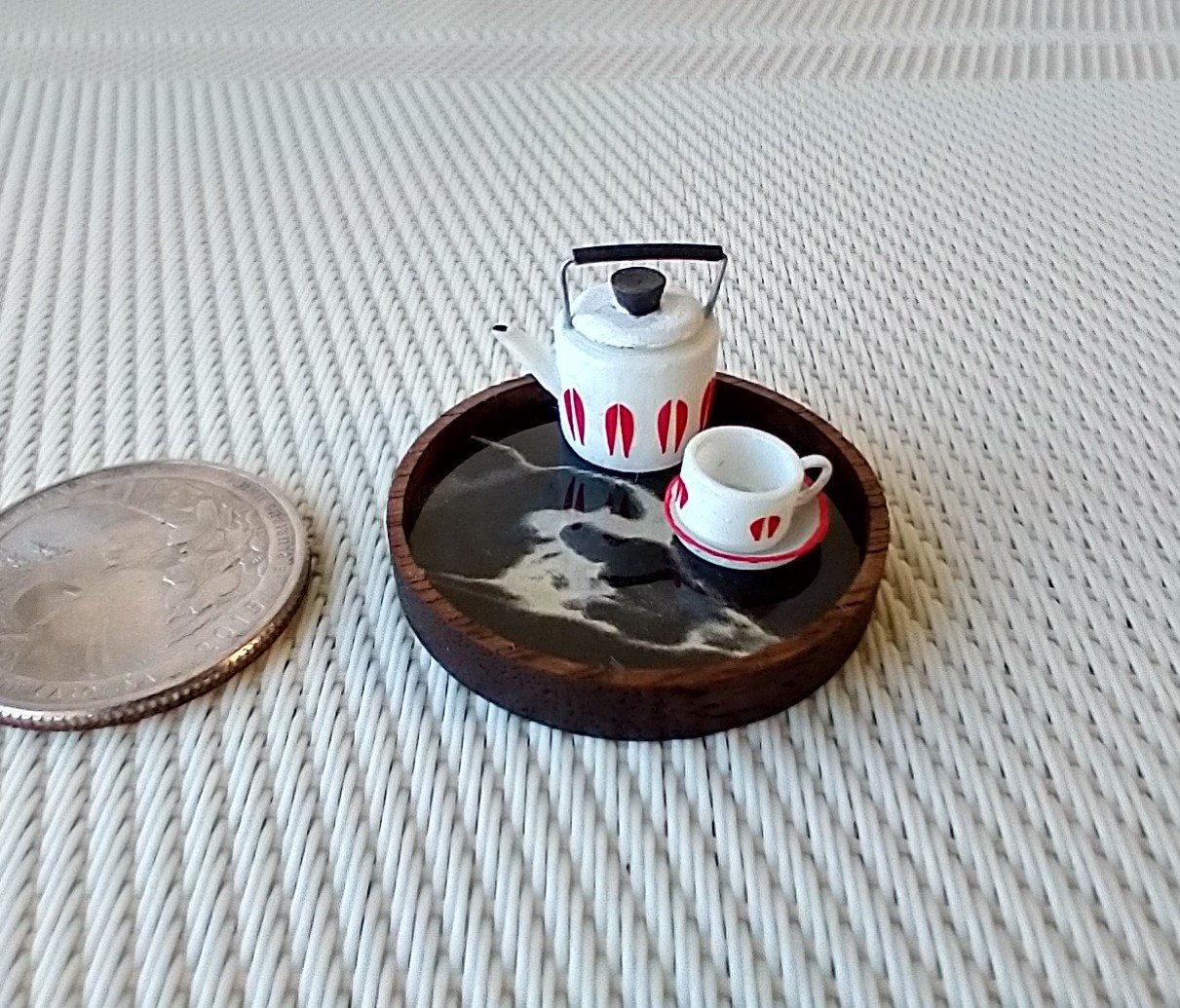 1:12 Dollhouse faux obsidian marble tray with solid walnut rim Kitchen round tray Serving tray REF Meandering pattern
