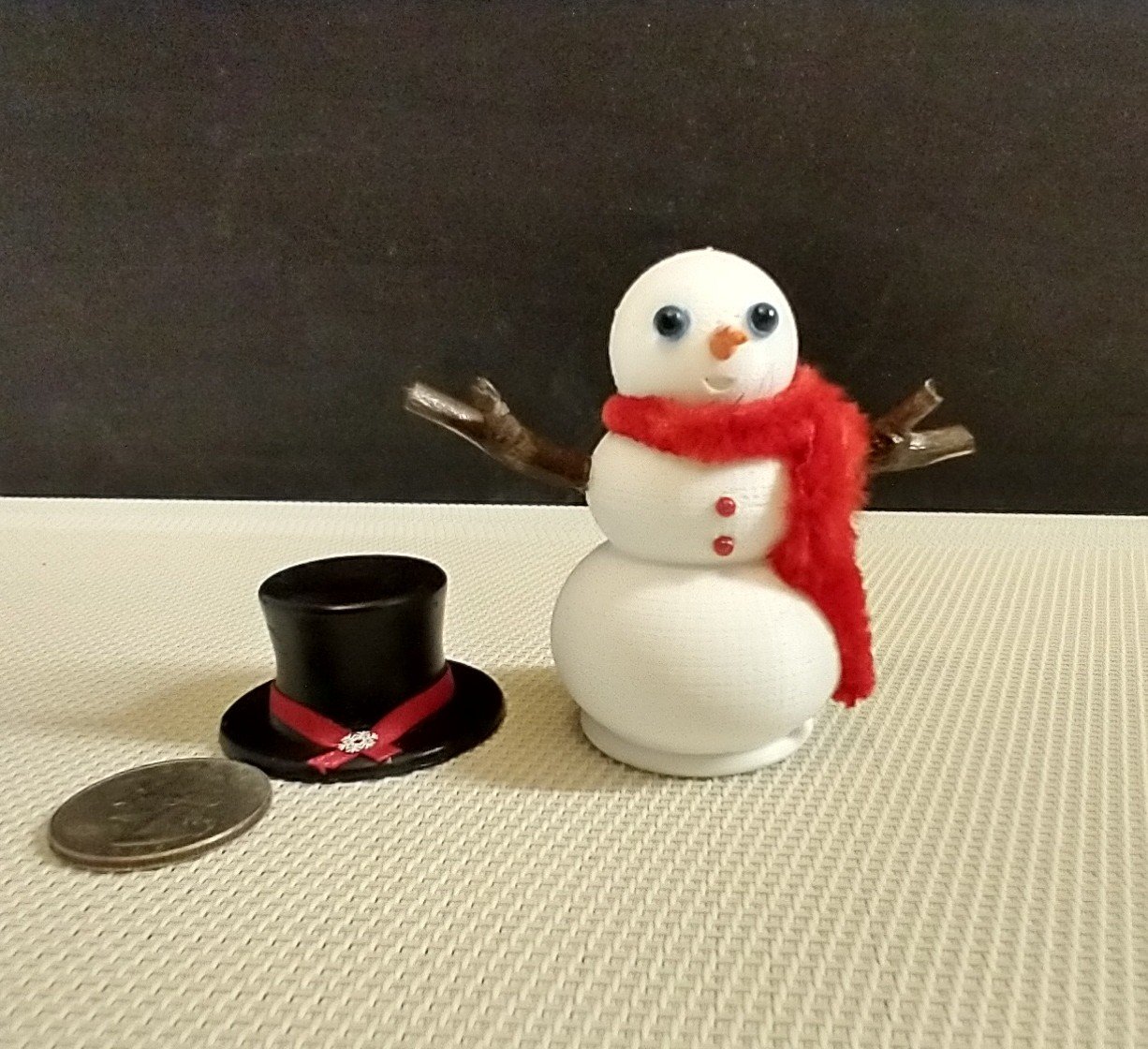 1:12 Dollhouse miniature light up snowman with removable hat Battery operated holiday decor REF Red scarf