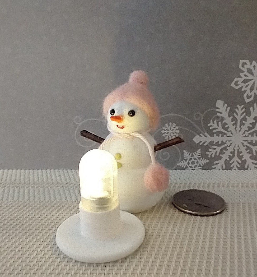 1:12 Dollhouse miniature light up snow girl with needle felted pink wool hat and pom-pom Battery operated holiday decor REF Pink hat