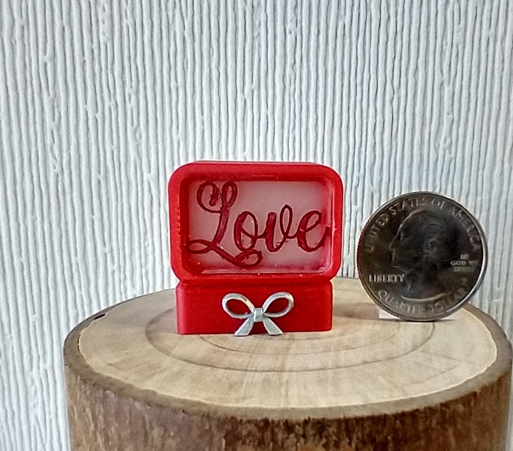 1:12 Dollhouse LOVE light box Battery operated Valentine's decor All-season lighted box No external wires REF Red box frame