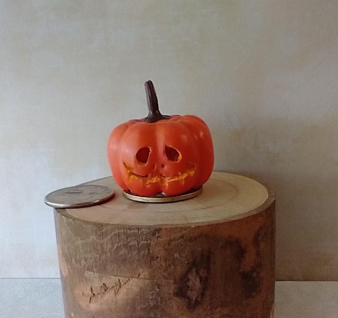 Battery operated miniature light up Jack-O-Lantern Pumpkin LED light for Halloween No external wires REF Water drop eyes