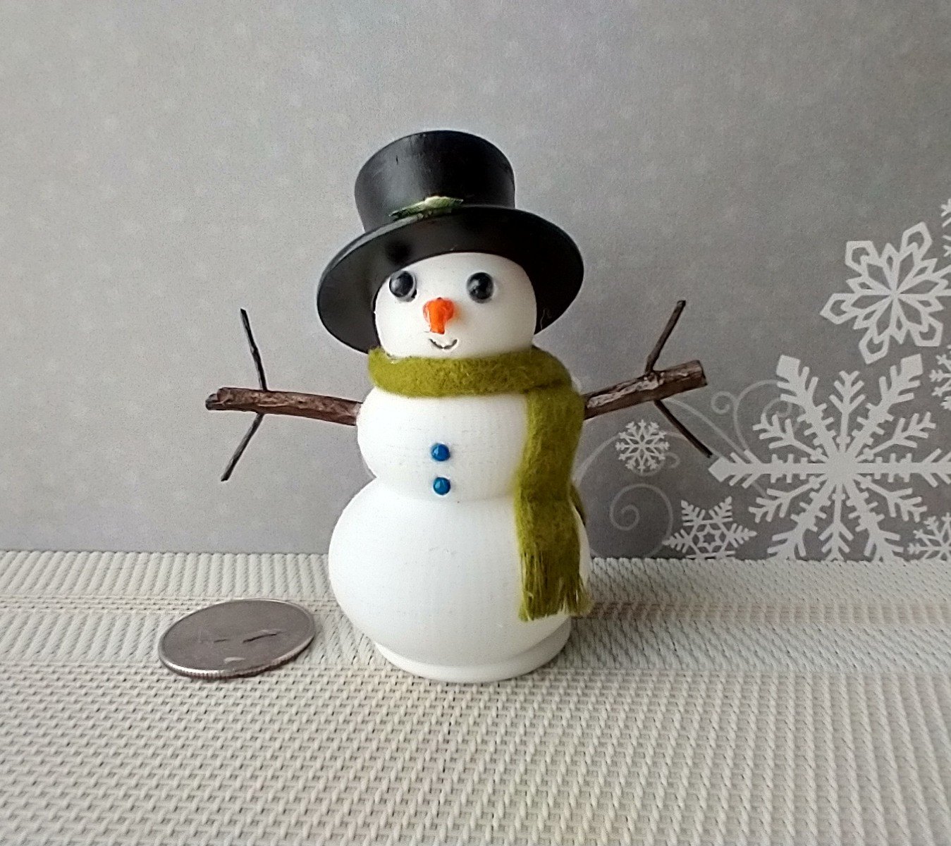 1:12 Dollhouse miniature light up snowman with removable hat Battery operated holiday decor REF Green scarf
