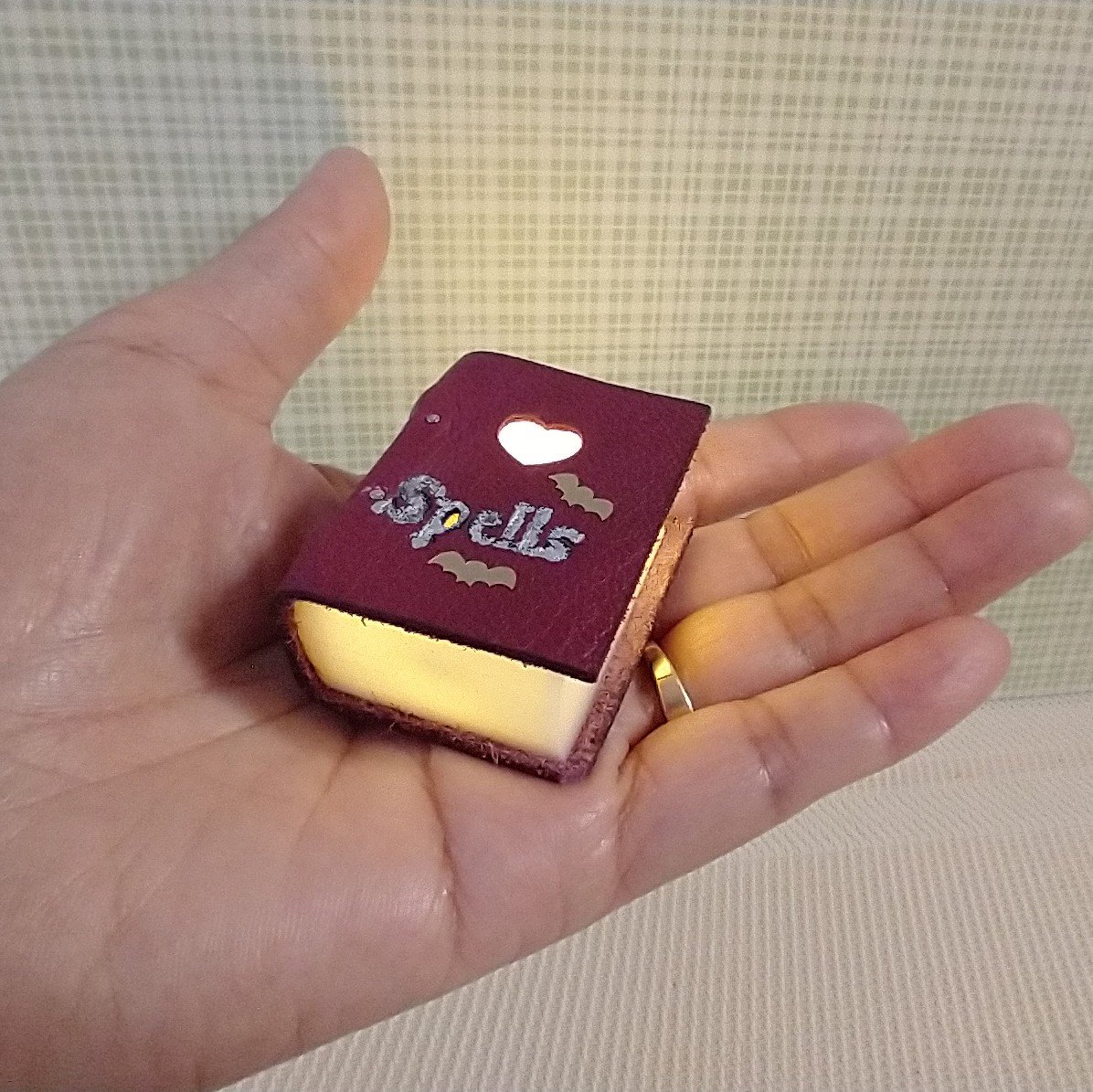 Mini leather bound book of love spells Battery lighted Halloween spell book Halloween decor REF Light burgundy
