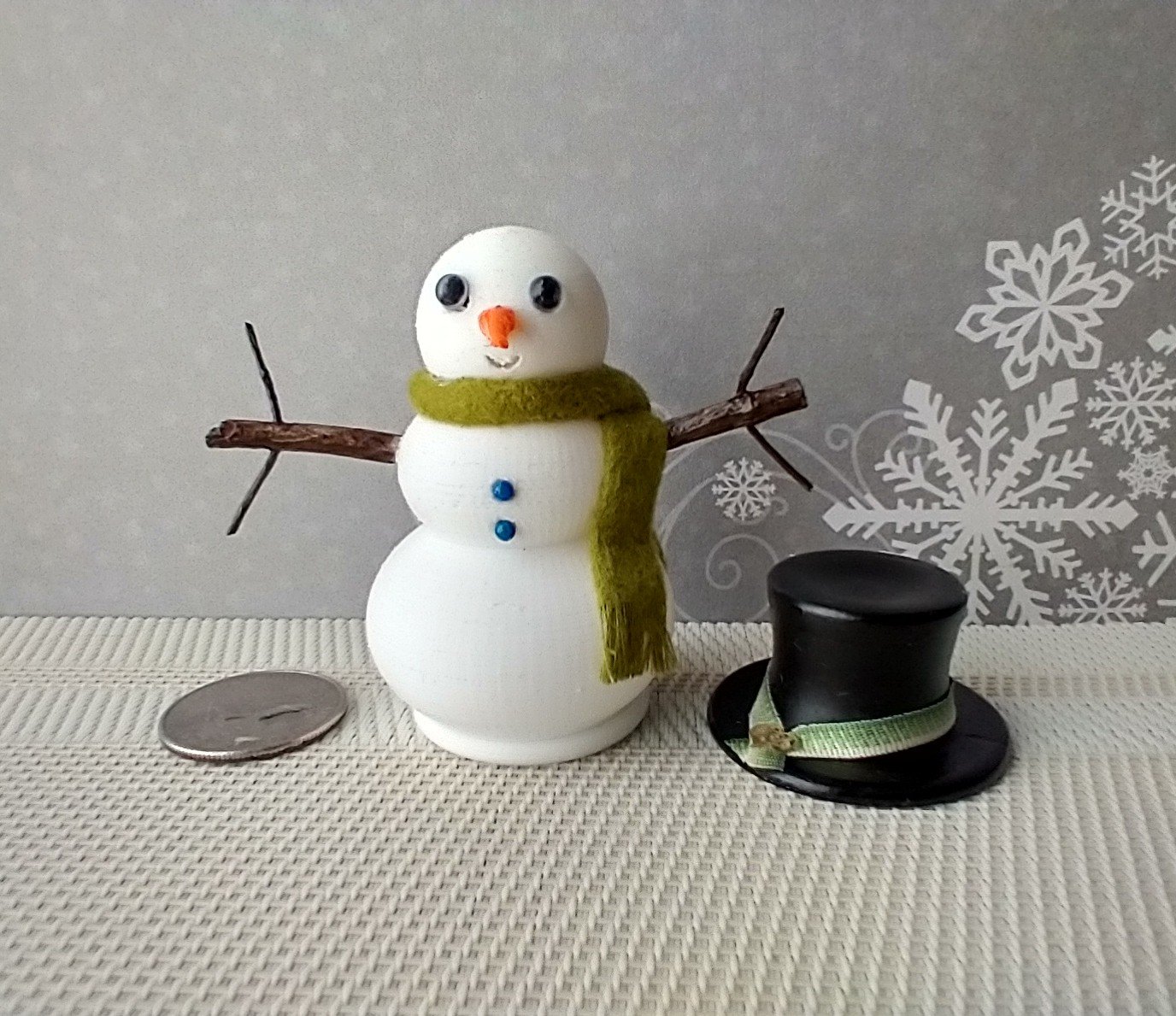 1:12 Dollhouse miniature light up snowman with removable hat Battery operated holiday decor REF Green scarf