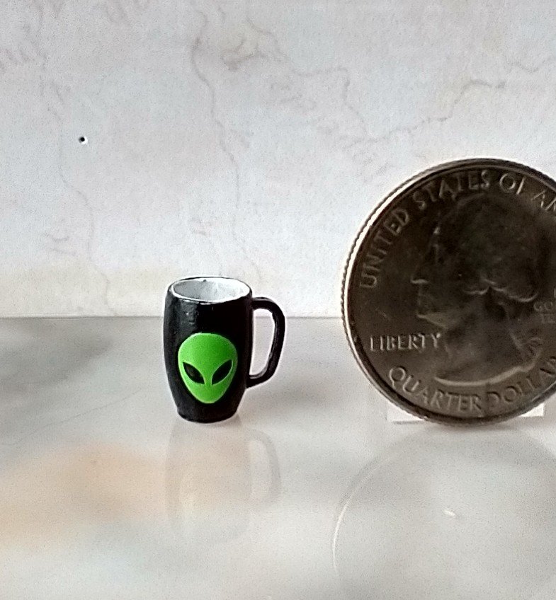 1:12 Dollhouse miniature alien mug Halloween mugs PRICE is for ONE REF Alien