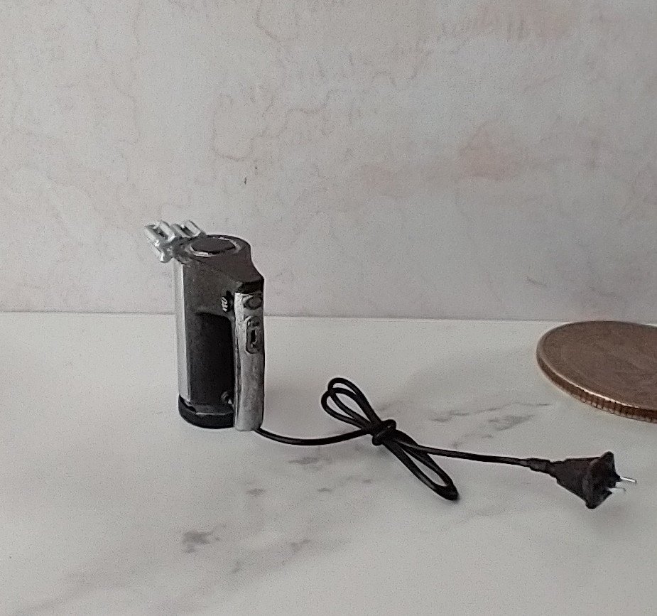 1:12 Dollhouse miniature hand mixer with power cord and plug REF Modern silver n black