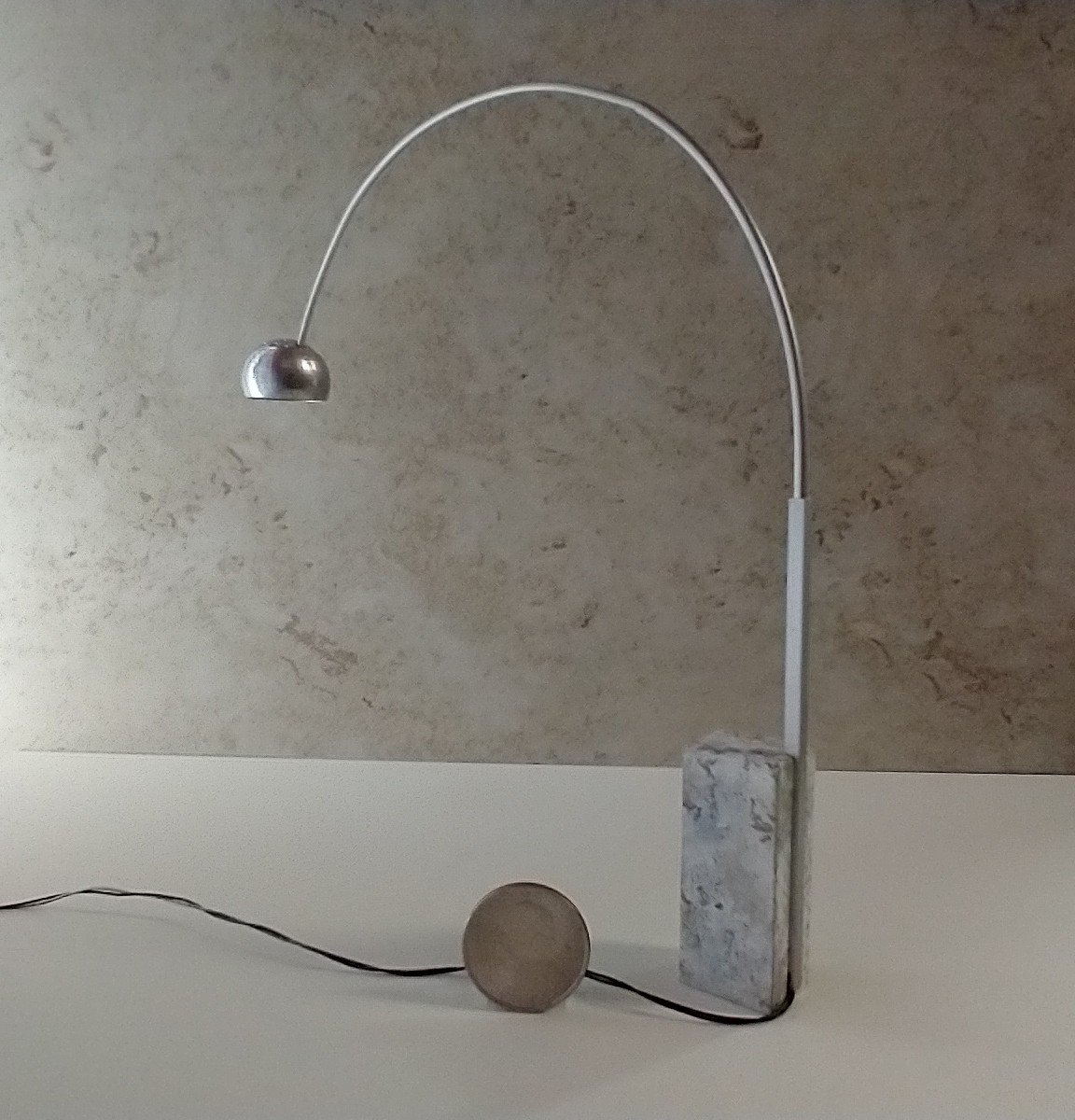 1:12 Dollhouse arc floor lamp with faux marble base Mid century modern inspired lamp Battery operated LED lamp on external wires REF White/grey base