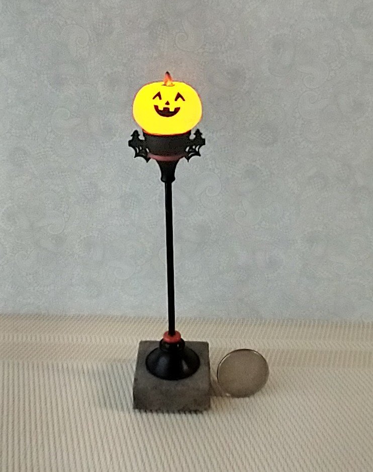 1:12 scale dollhouse pumpkin street lamp with brass post on faux concrete block Halloween decorative floor lamp No external wires REF 2-Faced Jack