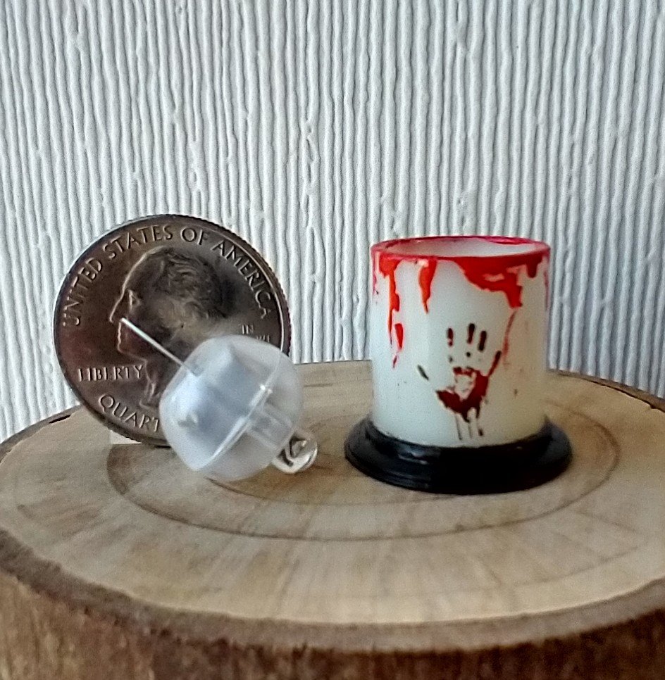 1:12 Dollhouse Halloween battery lighted  candle holder with balloon LED light insert REF Hottie red lips