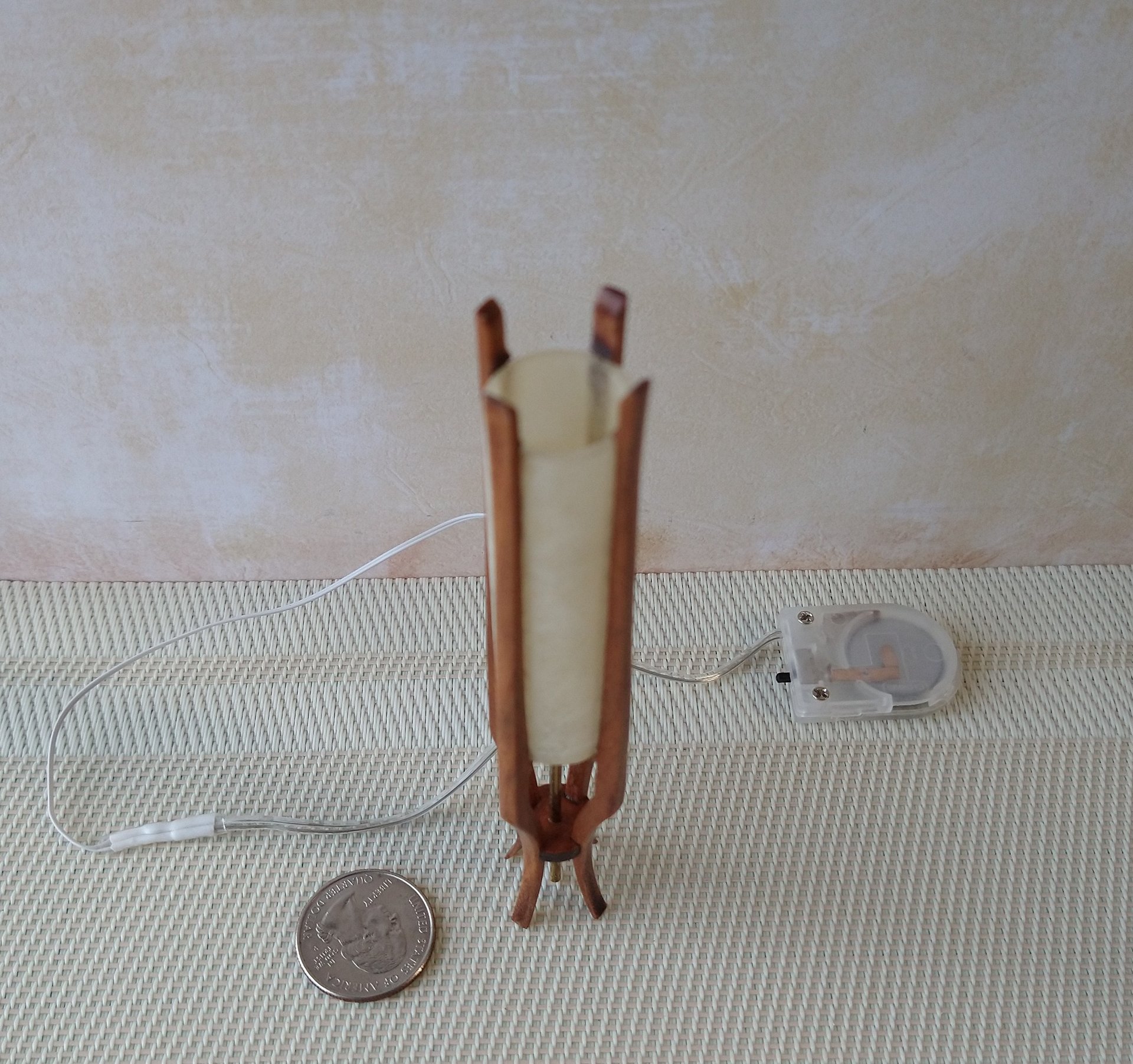 1:12 Dollhouse mid-century styled floor lamp with sculptural legs Battery operated LED miniature lamp