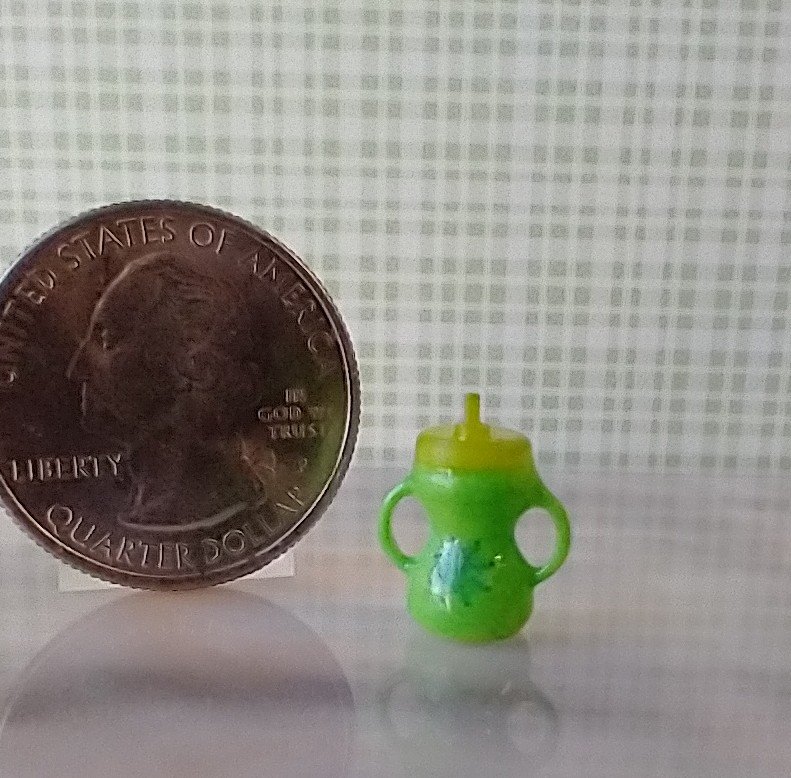 1:12 Dollhouse miniature holiday-themed sippy cup with easy grip handles REF Apple green lid, Christmas tree, snowflakes