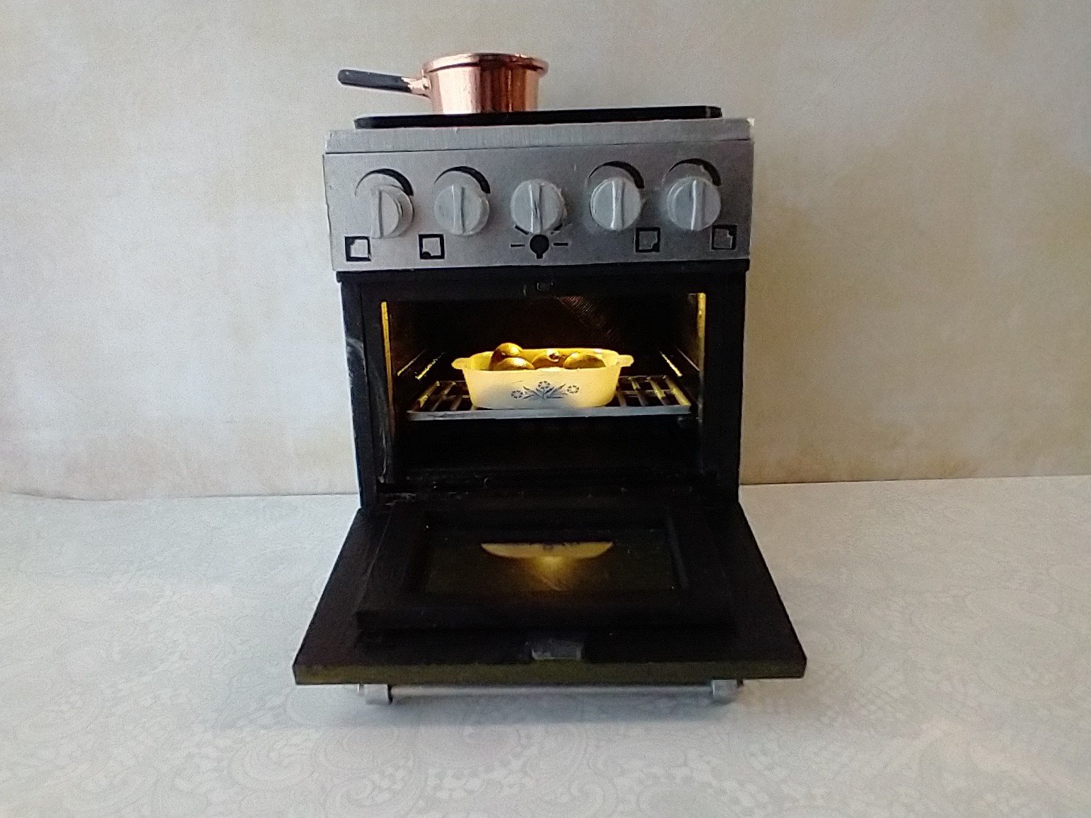 RESERVED 1:12 Dollhouse gas stove with  light up oven and four burners with suggested blue flames Door and faux drawer in green