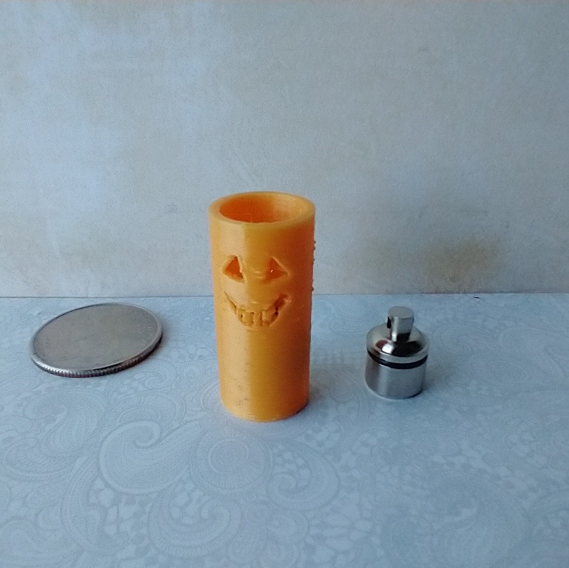 1:12 Dollhouse Halloween decor Orange pillar luminary with front and back pumpkin faces / carvings Battery operated Halloween light Price is for EACH