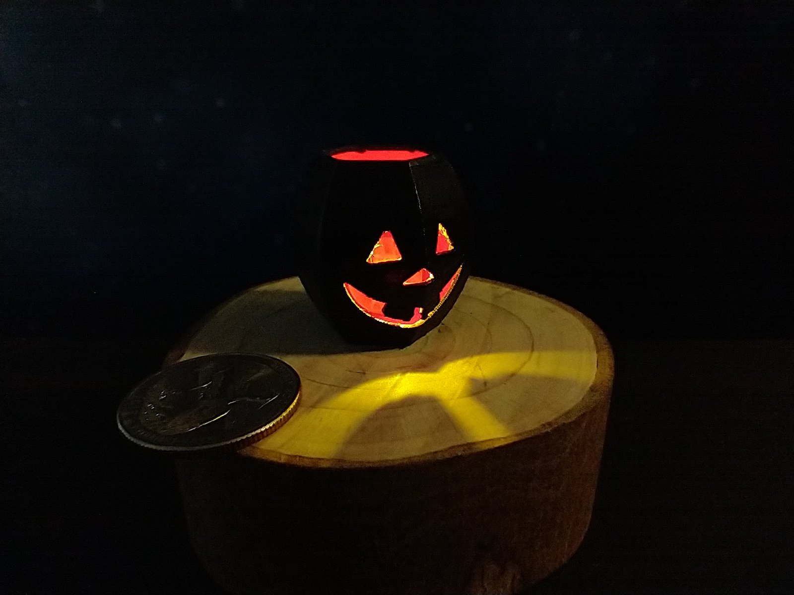 1:12 Dollhouse Halloween battery lighted faux metal lantern Jack o' lantern in modern style REF Medium & red interior