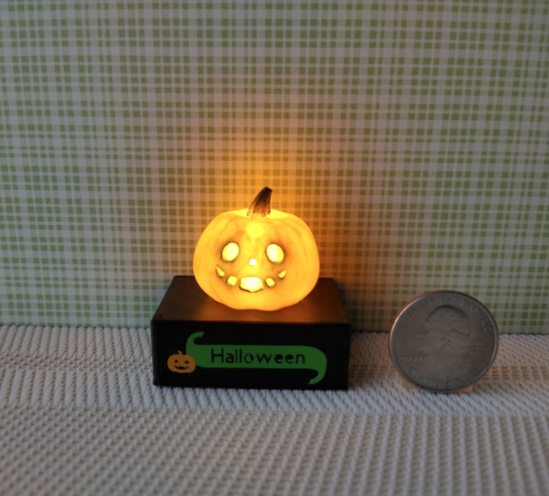 Battery lighted miniature Jack-o-Lantern Pumpkin light on black stand Halloween light for 1-inch scale or play scale