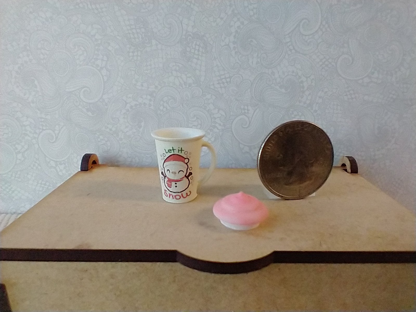 Play scale 1:6 or Barbie winter themed mug with cream lid for 12-inch dolls REF Milk white with pink cream lid