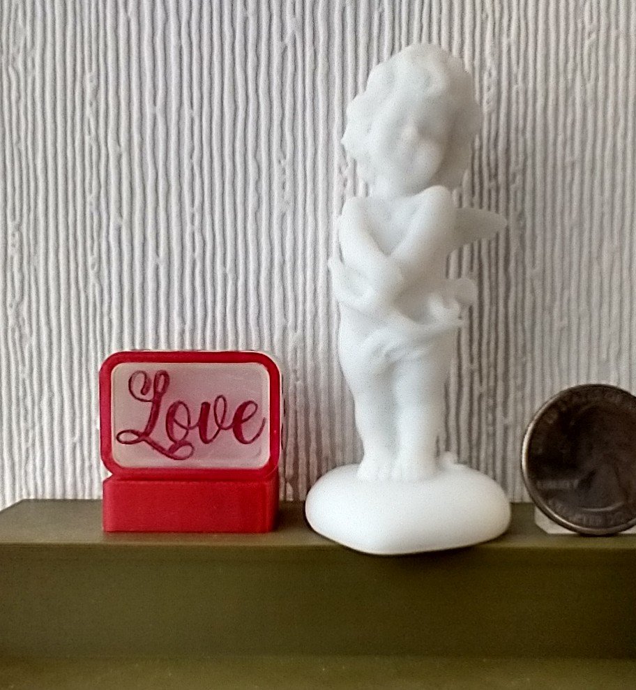 1:12 Dollhouse LOVE light box Battery operated Valentine's decor All-season lighted box No external wires REF Glow-in-the-dark box frame