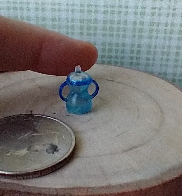 1:12 Dollhouse miniature sippy cup with easy grip handles REF Blue