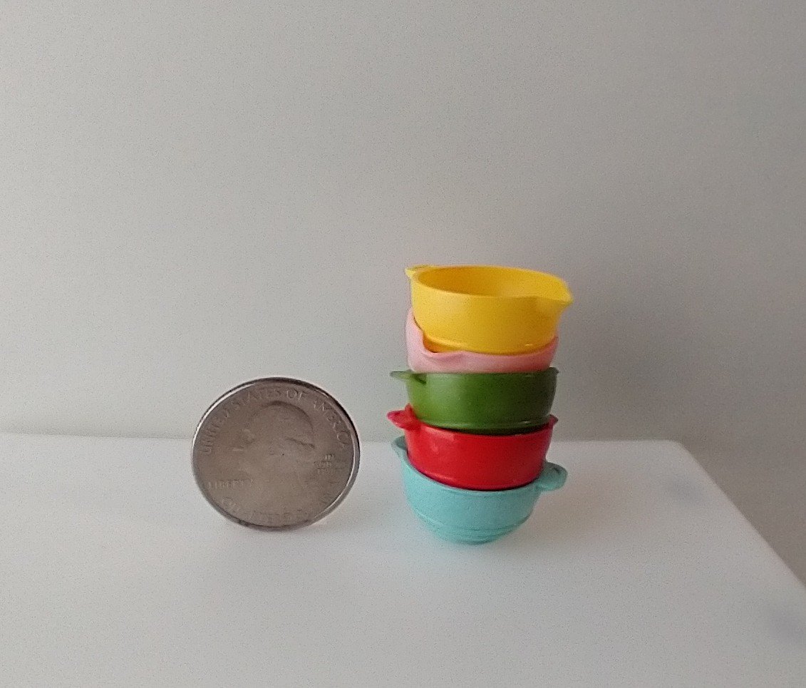 1:12 Dollhouse miniature mixing bowl REF Yellow