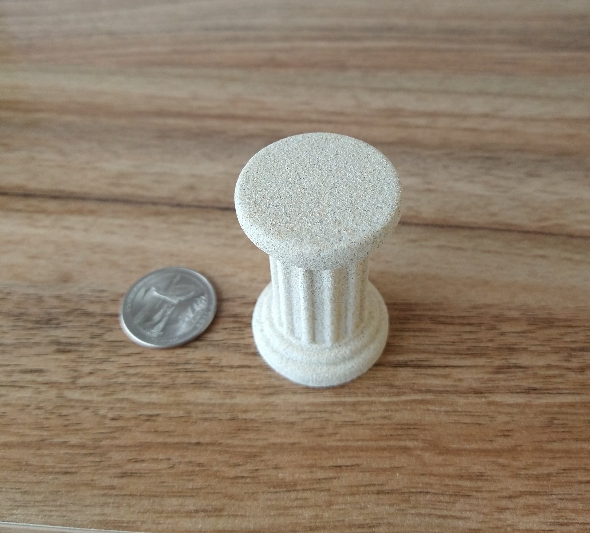 1:12 Dollhouse garden pedestal with fine stone texture REF Fluted