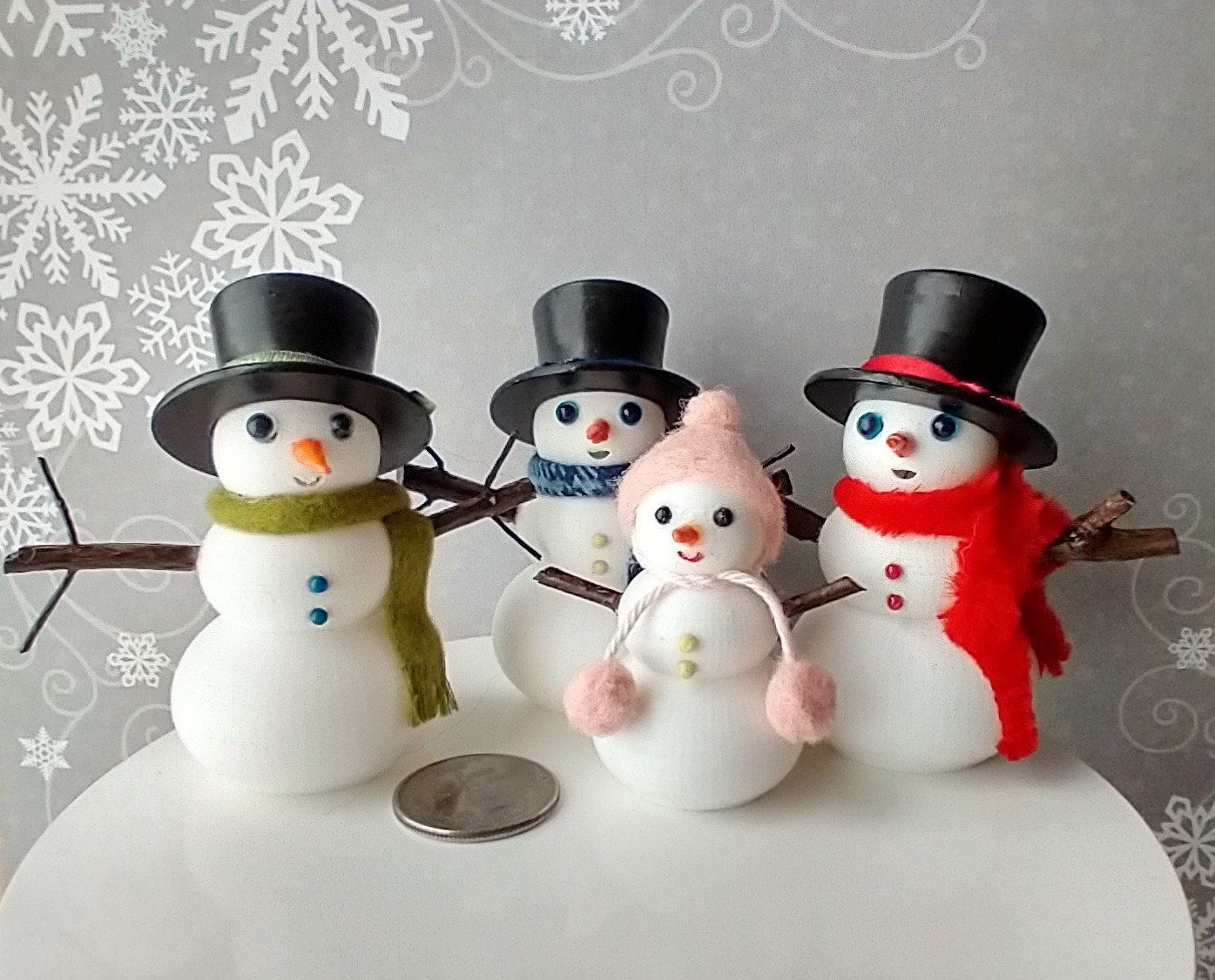 1:12 Dollhouse miniature light up snow girl with needle felted pink wool hat and pom-pom Battery operated holiday decor REF Pink hat