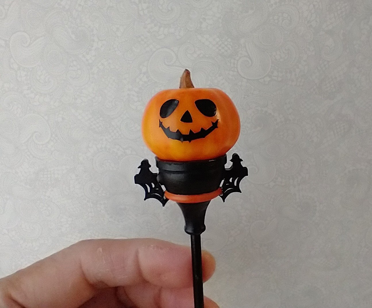 1:12 scale dollhouse pumpkin street lamp with brass post on faux concrete block Halloween decorative floor lamp No external wires REF 2-Faced Jack