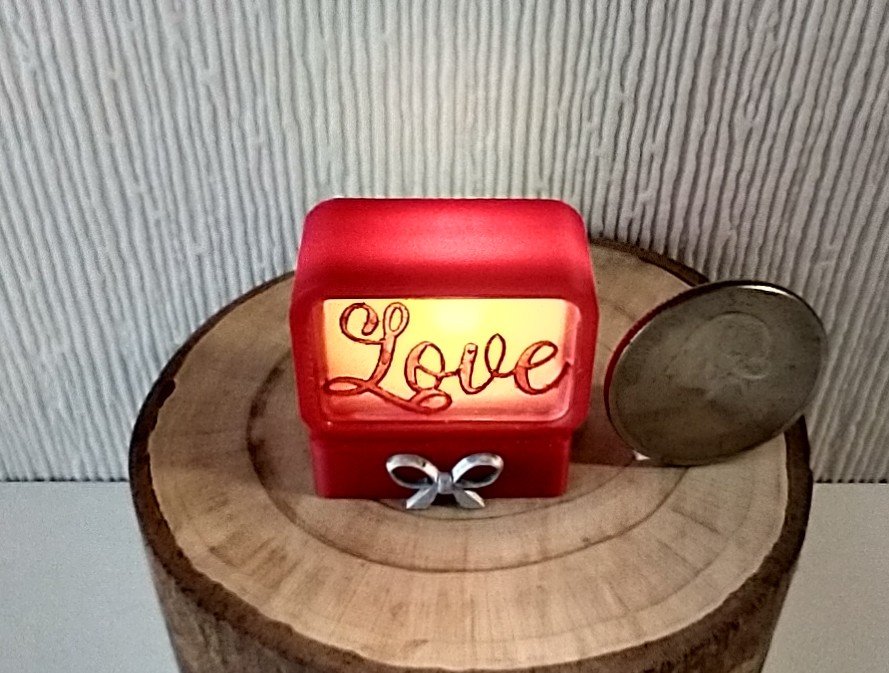1:12 Dollhouse LOVE light box Battery operated Valentine's decor All-season lighted box No external wires REF Red box frame